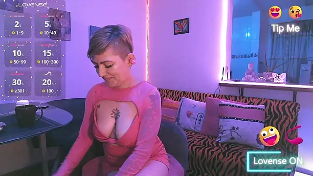 Snapshot of Maria_fernandaxxx_ chatting on October 20, 2025, 9:37 pm Maria fernandaxxx  online show from October 20, 2025, 9:37 pm