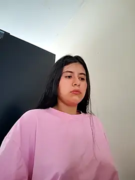  maiahairy  online show from November 18, 2025, 7:06 pm