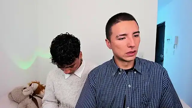 sweet boys xx online show from October 31, 2025, 4:25 pm