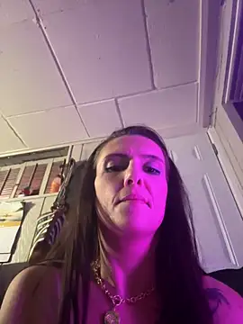 snowrillaxxx online show from May 11, 2026, 1:51 am