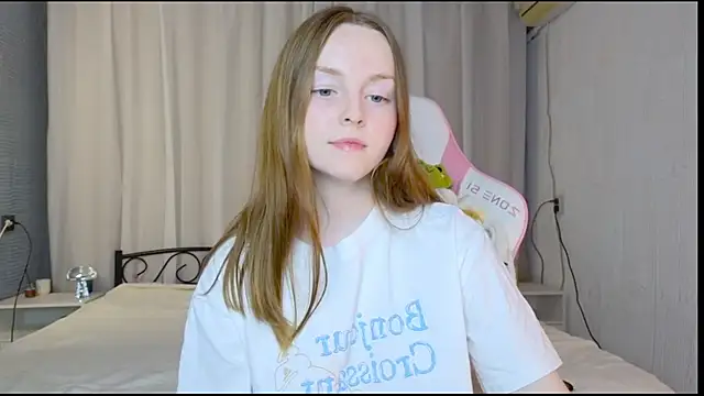 Snapshot of Wild__flowers chatting on September 17, 2025, 4:31 pm Wild flowers online show from September 17, 2025, 4:31 pm