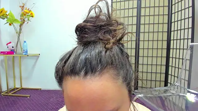 AishaRouhi online show from April 21, 2026, 4:30 am