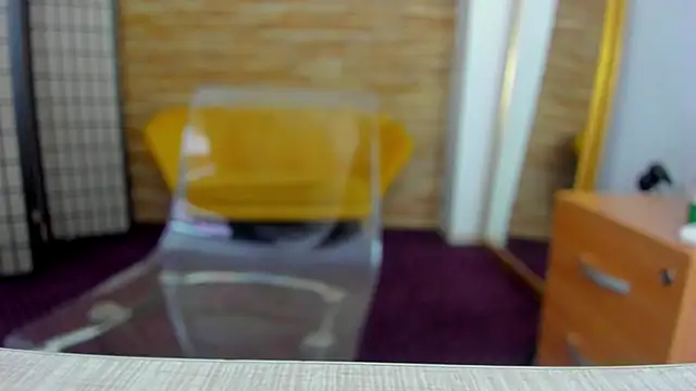 AishaRouhi online show from November 5, 2025, 5:10 am