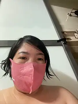 Hachi Sweetbabie  online show from September 11, 2025, 11:43 am