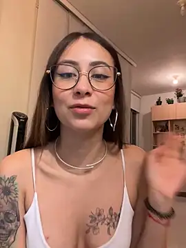 juanasnz99 online show from January 10, 2025, 3:50 am