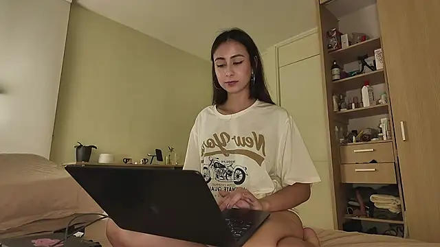 juanasnz99 online show from September 22, 2025, 2:39 am