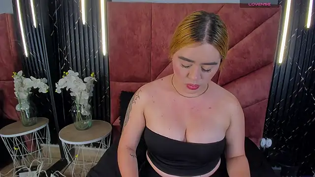isabella arias1 online show from March 17, 2025, 3:47 am