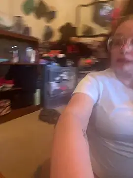 Lalalynn online show from November 12, 2025, 4:33 pm