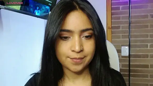 helenacyruss online show from November 21, 2025, 5:23 pm