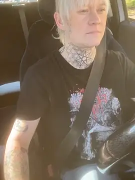 Snapshot of poussichienne chatting on October 11, 2025, 10:49 am poussichienne online show from October 11, 2025, 10:49 am