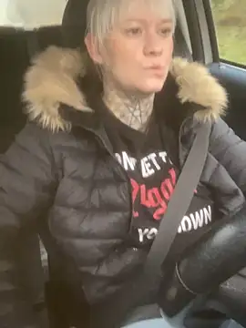 poussichienne online show from November 24, 2025, 9:42 am