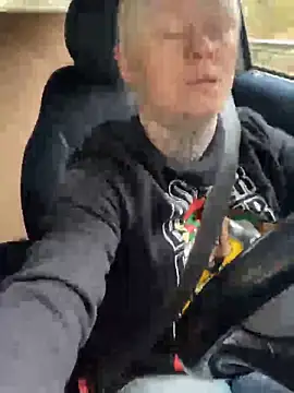 poussichienne online show from February 24, 2026, 11:22 am