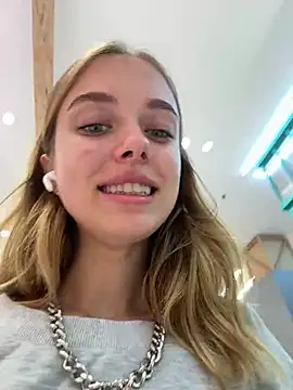 enjoy my beauty online show from January 11, 2025, 4:38 am