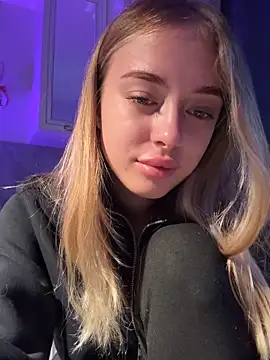 Snapshot of enjoy_my_beauty chatting on October 23, 2025, 5:39 am enjoy my beauty online show from October 23, 2025, 5:39 am