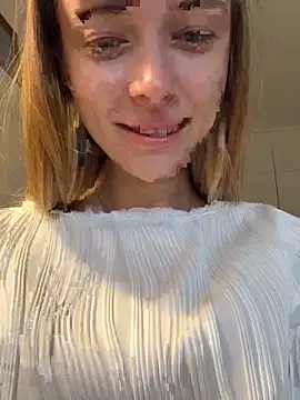 Snapshot of enjoy_my_beauty chatting on September 18, 2025, 5:54 am enjoy my beauty online show from September 18, 2025, 5:54 am