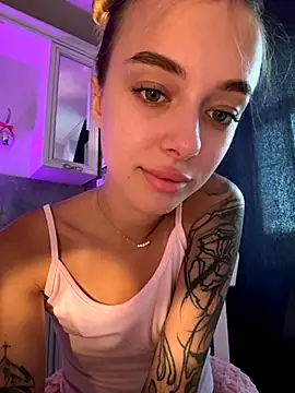 Snapshot of enjoy_my_beauty chatting on September 22, 2025, 5:57 am enjoy my beauty online show from September 22, 2025, 5:57 am