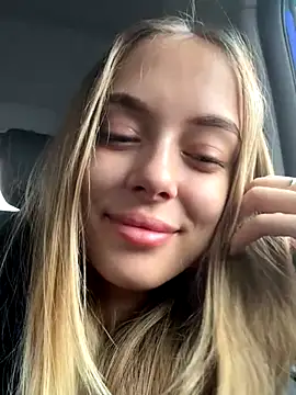 Snapshot of enjoy_my_beauty chatting on October 28, 2025, 7:18 am enjoy my beauty online show from October 28, 2025, 7:18 am