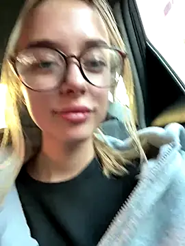 enjoy my beauty online show from December 17, 2025, 11:26 am