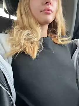 Snapshot of enjoy_my_beauty chatting on October 13, 2025, 7:10 am enjoy my beauty online show from October 13, 2025, 7:10 am