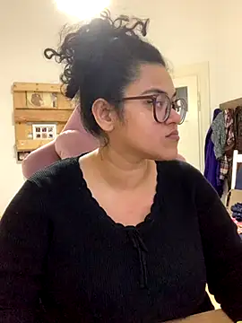 Curvydesifromgermany online show from November 24, 2025, 2:39 pm