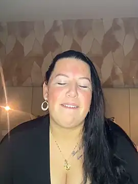 xlinastarrx online show from April 11, 2026, 1:37 pm