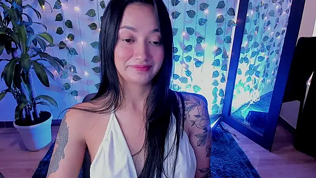 mariiana-diaz online show from February 25, 2025, 3:42 pm