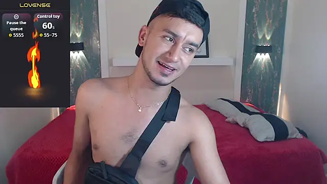 Snapshot of Kevin_Torres chatting on September 23, 2025, 1:12 am Kevin Torres online show from September 23, 2025, 1:12 am