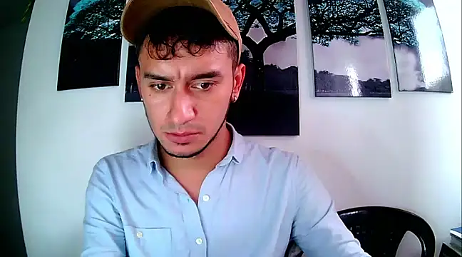 Snapshot of Kevin_Torres chatting on February 25, 2025, 8:32 pm Kevin Torres online show from February 25, 2025, 8:32 pm