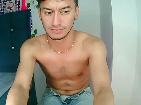 Snapshot of Kevin_Torres chatting on December 27, 2024, 11:31 pm Kevin Torres online show from December 27, 2024, 11:31 pm