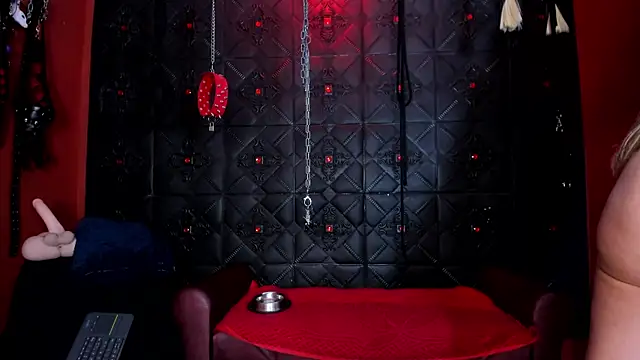 Snapshot of annavi_ chatting on September 25, 2025, 2:12 pm annavi  online show from September 25, 2025, 2:12 pm