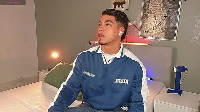 Snapshot of Ken-boy_ chatting on September 27, 2025, 11:49 am Ken-boy  online show from September 27, 2025, 11:49 am