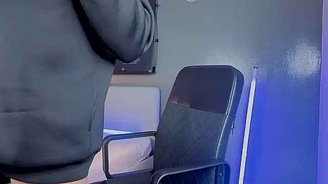 Snapshot of Ken-boy_ chatting on October 11, 2025, 12:06 pm Ken-boy  online show from October 11, 2025, 12:06 pm