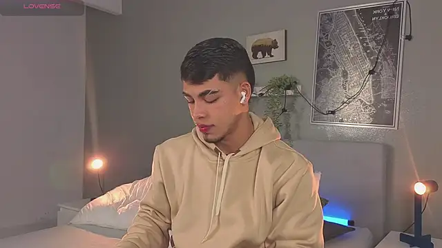 Snapshot of Ken-boy_ chatting on September 20, 2025, 11:48 am Ken-boy  online show from September 20, 2025, 11:48 am