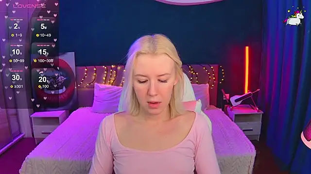 Snapshot of Selenatrend chatting on February 15, 2026, 6:03 am Selenatrend online show from February 15, 2026, 6:03 am