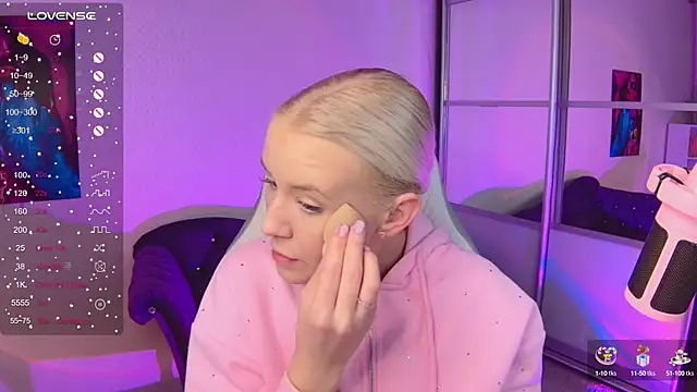 Snapshot of Selenatrend chatting on September 18, 2025, 12:30 pm Selenatrend online show from September 18, 2025, 12:30 pm