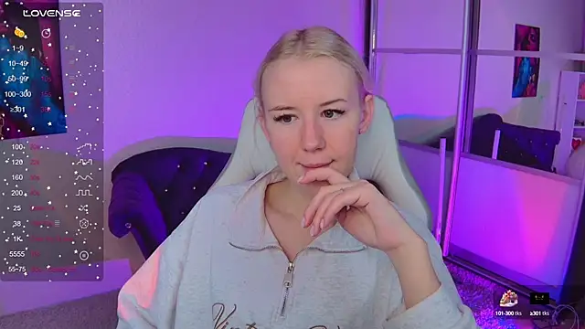 Snapshot of Selenatrend chatting on October 2, 2025, 7:12 am Selenatrend online show from October 2, 2025, 7:12 am