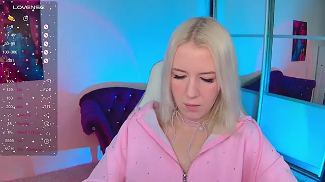 Snapshot of Selenatrend chatting on October 17, 2025, 1:46 pm Selenatrend online show from October 17, 2025, 1:46 pm