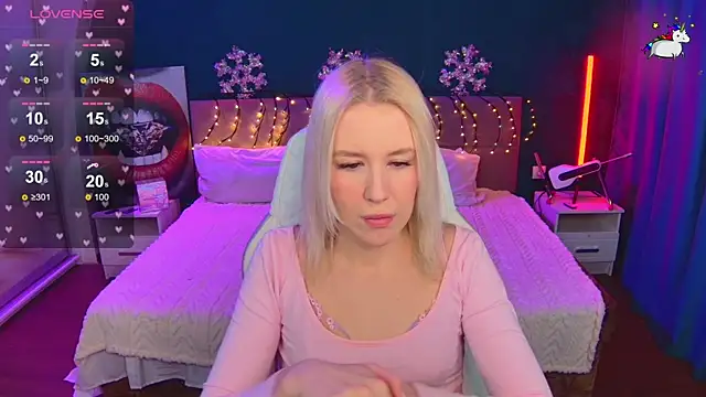 Snapshot of Selenatrend chatting on January 6, 2026, 12:20 pm Selenatrend online show from January 6, 2026, 12:20 pm