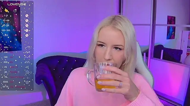 Snapshot of Selenatrend chatting on October 3, 2025, 9:11 am Selenatrend online show from October 3, 2025, 9:11 am