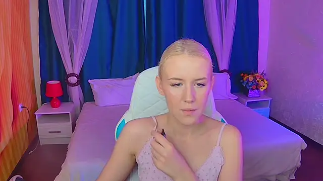 Snapshot of Selenatrend chatting on October 9, 2025, 12:28 pm Selenatrend online show from October 9, 2025, 12:28 pm