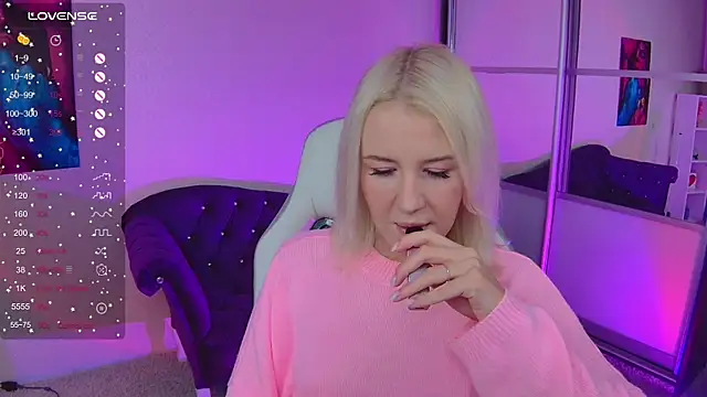 Snapshot of Selenatrend chatting on October 7, 2025, 12:28 pm Selenatrend online show from October 7, 2025, 12:28 pm