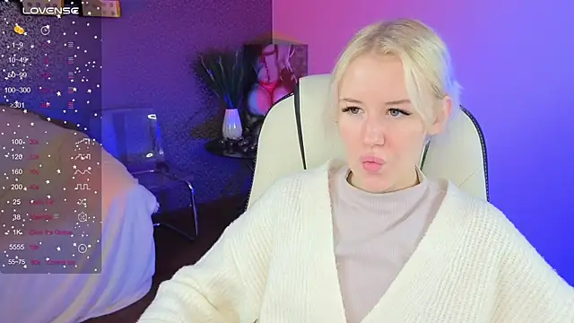 Snapshot of Selenatrend chatting on October 18, 2025, 6:26 am Selenatrend online show from October 18, 2025, 6:26 am