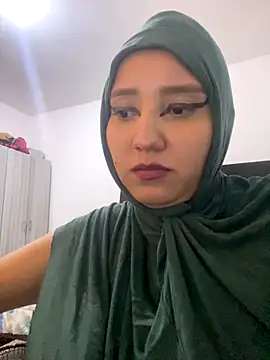 hannahayat online show from October 6, 2025, 8:09 pm