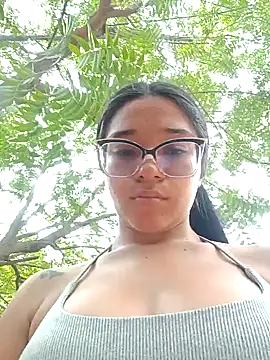 Snapshot of -VICKKY chatting on February 28, 2025, 2:09 pm -VICKKY online show from February 28, 2025, 2:09 pm