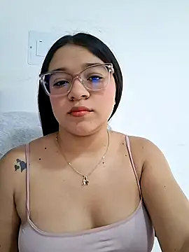 -VICKKY online show from February 14, 2026, 1:44 pm