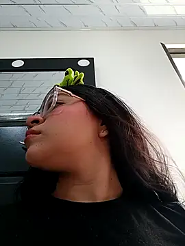 -VICKKY online show from January 17, 2026, 1:47 pm