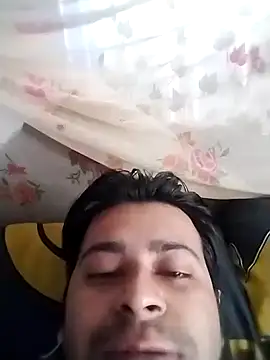 Snapshot of Rishukamar2915 chatting on February 23, 2025, 3:35 am Rishukamar2915 online show from February 23, 2025, 3:35 am