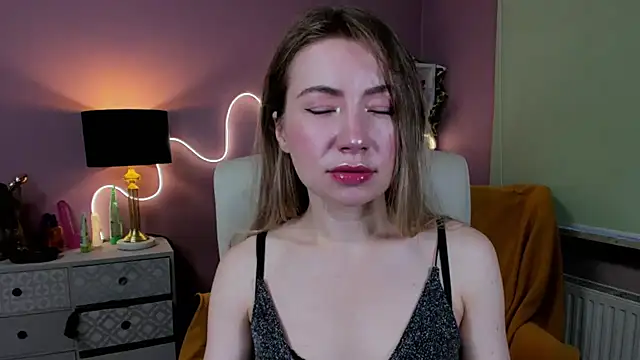 Snapshot of Mia_Tasty chatting on October 24, 2025, 6:34 am Mia Tasty online show from October 24, 2025, 6:34 am