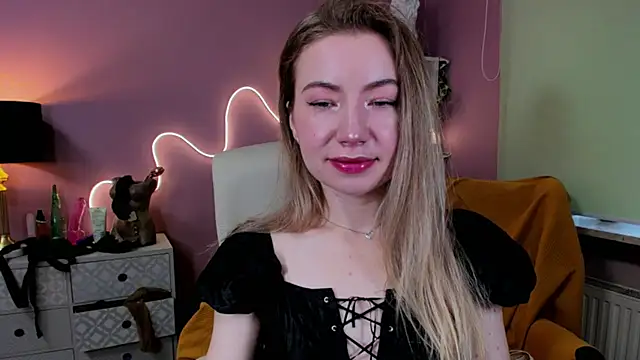 Snapshot of Mia_Tasty chatting on October 2, 2025, 6:39 am Mia Tasty online show from October 2, 2025, 6:39 am