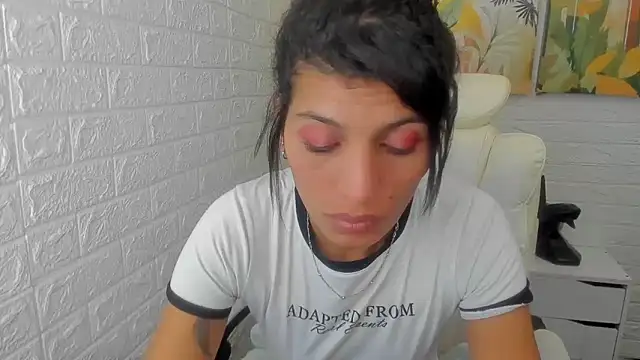 ImCrazzy online show from March 13, 2025, 1:29 pm